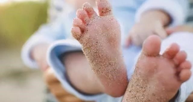 差别|“穿鞋早”和“总光脚”的孩子,长大后差别大,父母要注意别犯错