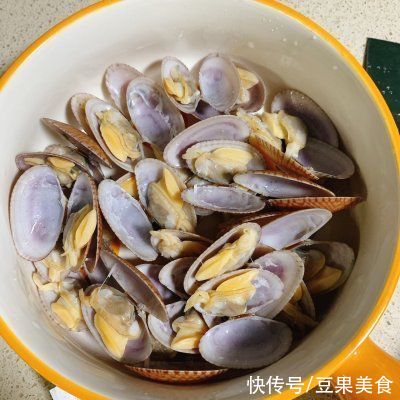 搅拌均匀|花甲蒸蛋这样做，口感味道一级棒