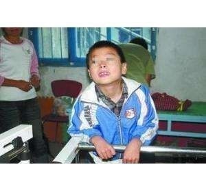 君君|9岁男童险成重度脑瘫医生这东西一口都别给孩子沾,危害太大