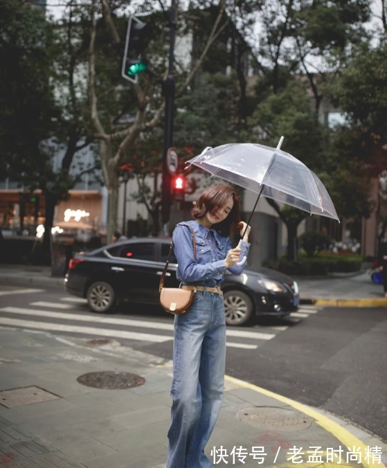 衬衫|初夏要穿得清爽有气质,学学清甜色彩的搭配