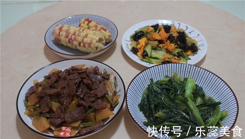 丝瓜肉片汤|一家三口的晚餐，荤菜搭配，加起来不超过40块，吃的美滋滋