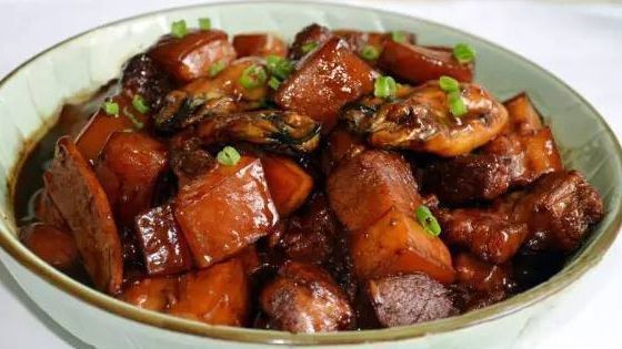 荤素搭配的几道家常菜，吃着不腻，配着饭，越吃越香！