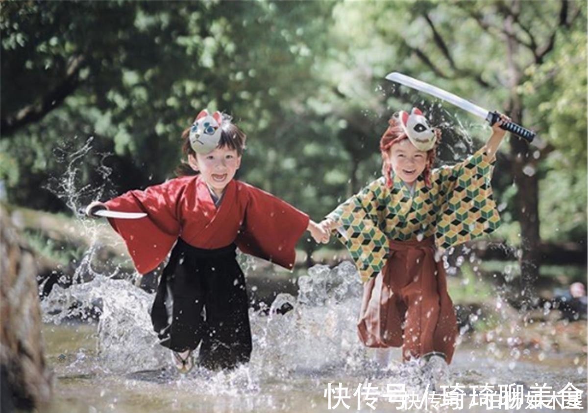 我妻善逸|迷你版的炭治郎好可爱,网友把儿子打扮成了《鬼灭之刃》角色