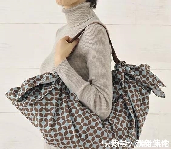 收纳|一块布打两个结，变身大容量高颜值收纳包，几十种折法好强大