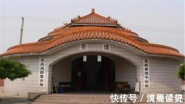 下联#火葬场有幅对联,上联“早来晚来早晚得来”,下联则让人很不舒服