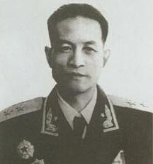 我军|红军抓个俘虏,却帮我军连胜35仗打垮20万敌军,55岁成中将