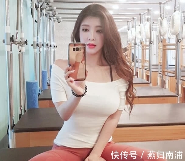 健身房|123斤的微胖女孩，第一次去健身房，埋怨衣服有点小！