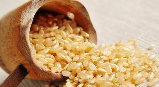 燕麦|女性想减肥,3种食物当主食吃,越吃越瘦,体重降到2位数