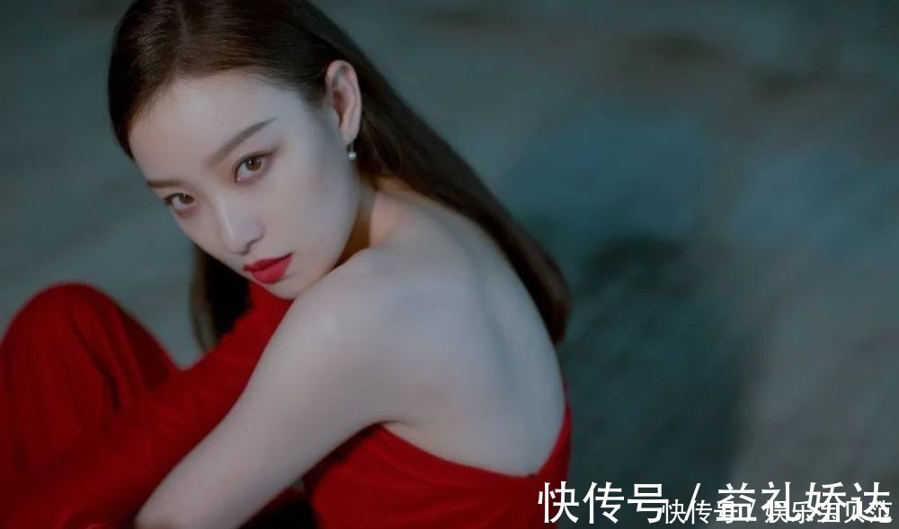 淡颜系|双眼皮、一字眉已经过时了,现在的美女标准是这样……