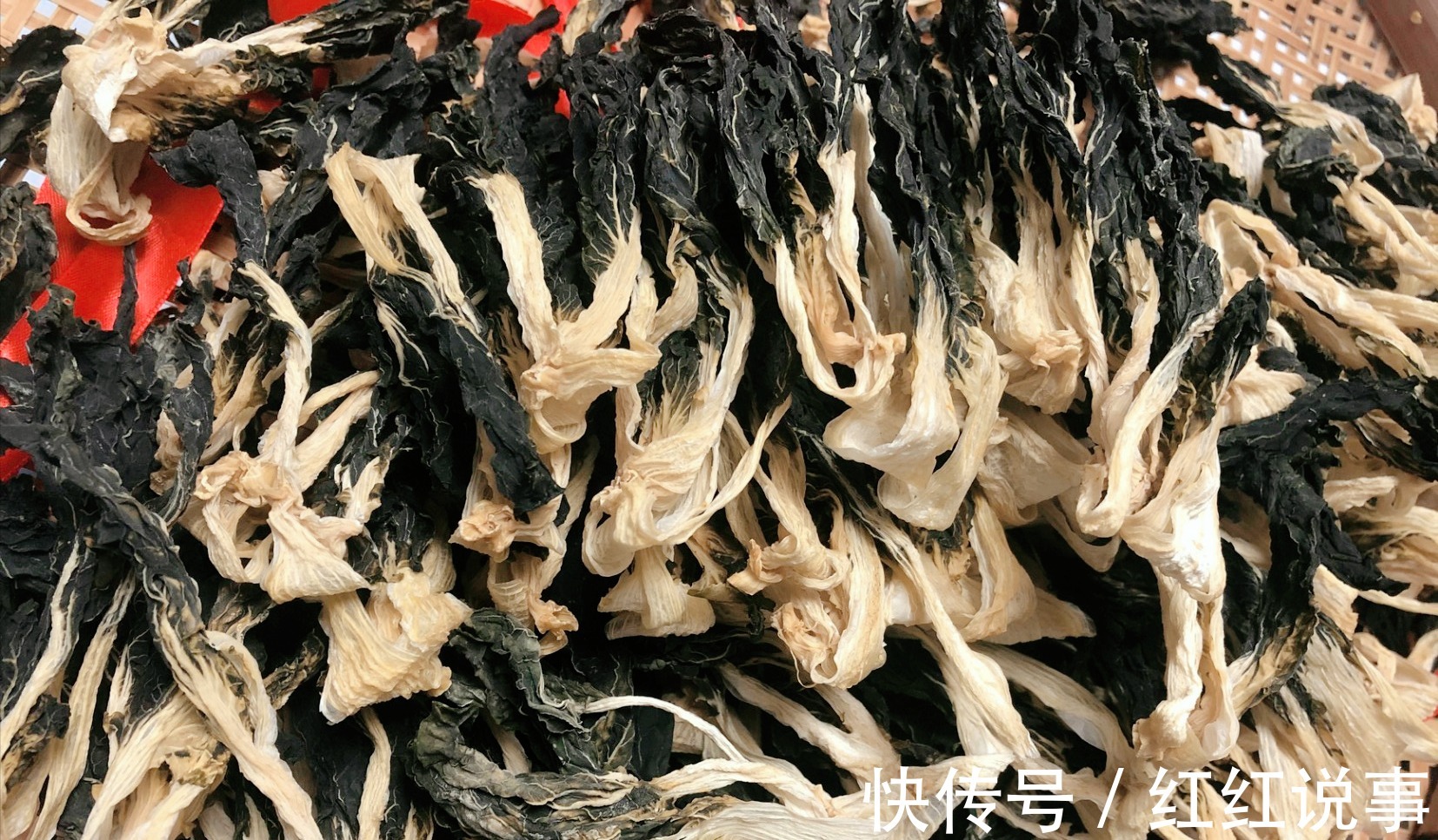 绿叶蔬菜|立秋以后，买上20斤小白菜晒一晒，冬天炖肉吃特别香，方法教给您！