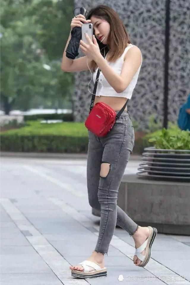 世面|见过世面的成熟女士，夏季很少穿阔腿裤T恤，还是牛仔裤时髦显瘦