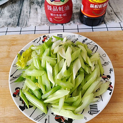 味达|芹菜豆片炒腊肠