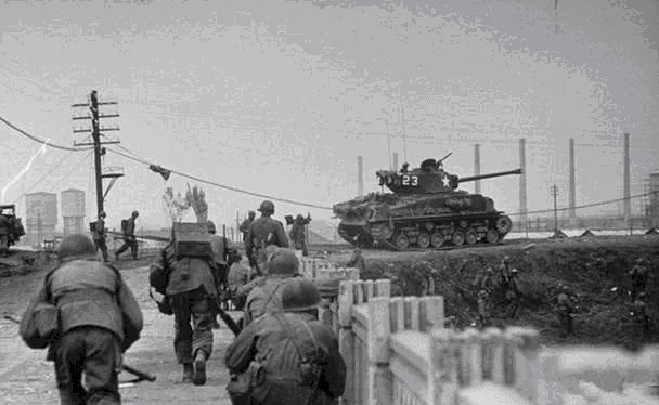 有何|麦克阿瑟为何坚持扩大朝鲜战争，背后有何目的？看美国人怎么说！