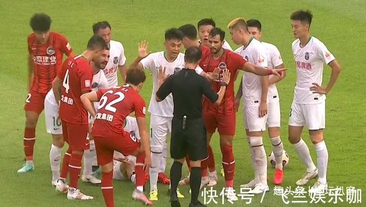 河南队|中超恶人重出江湖:蹬踏对手小腿,踢33分钟染红,一脸不服离场
