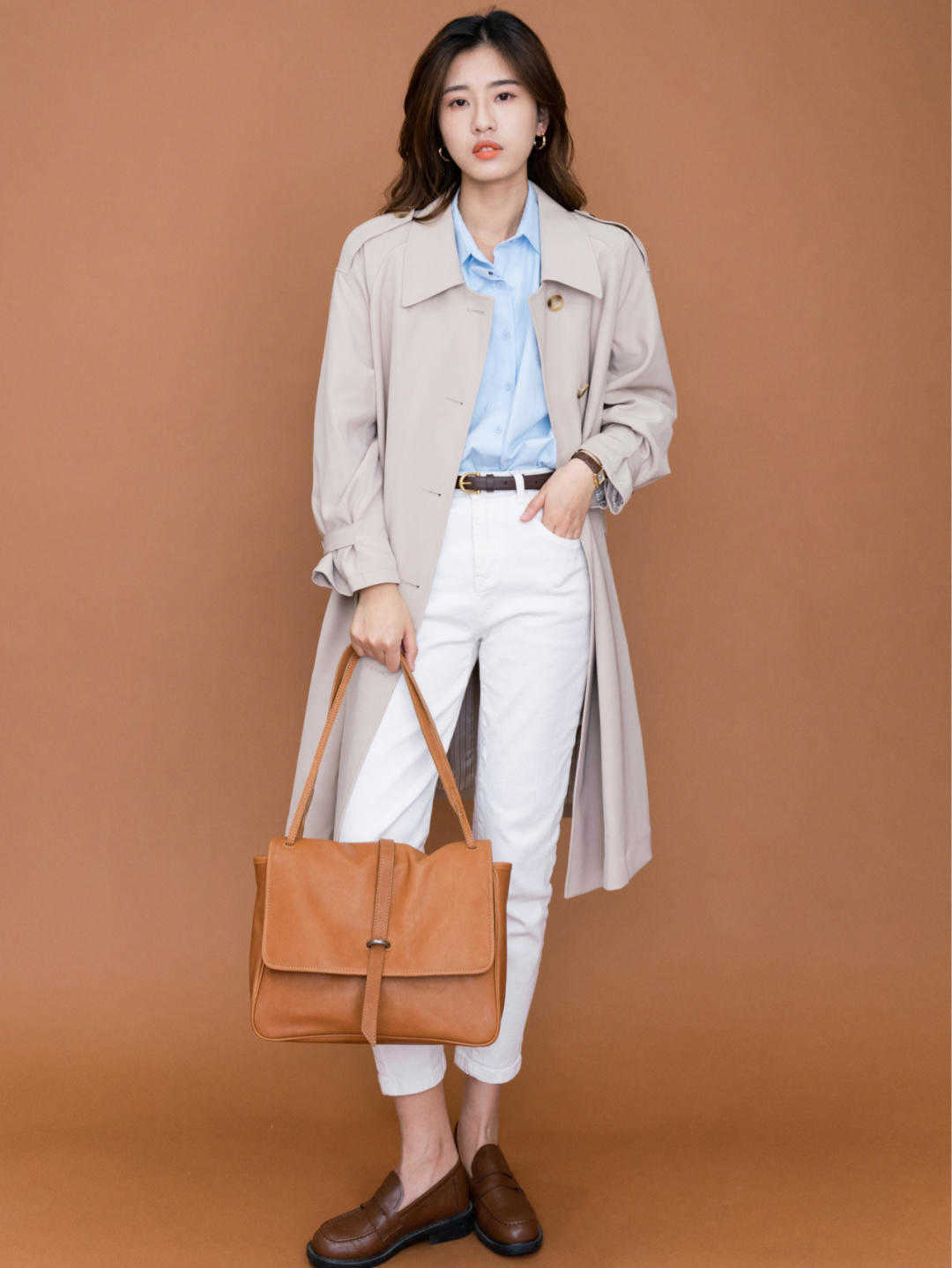 风格|秋季,基础款怎么穿出高级感?外套搭配碎花裙清新减龄,优雅随性