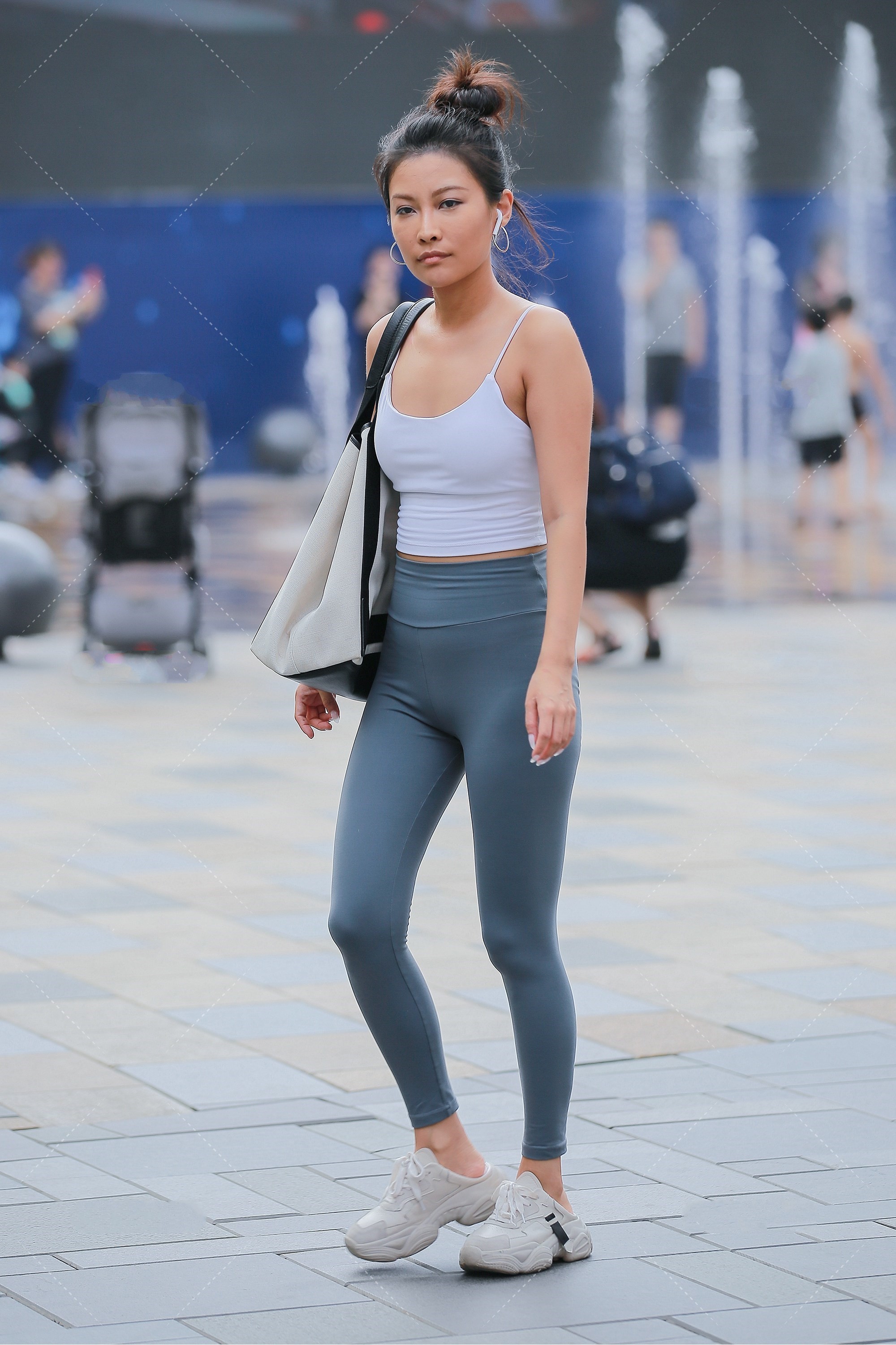 搭配|白色背心搭配运动裤, 运动风范儿引领潮流