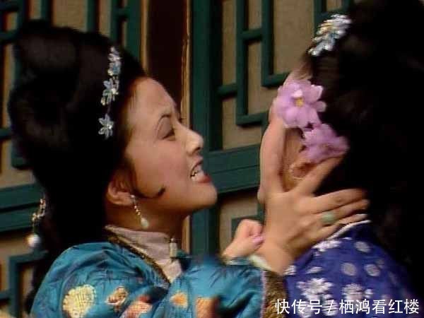  王熙凤|王熙凤去找尤二姐，准备接她到贾府，为什么要打扮成素净的样子？