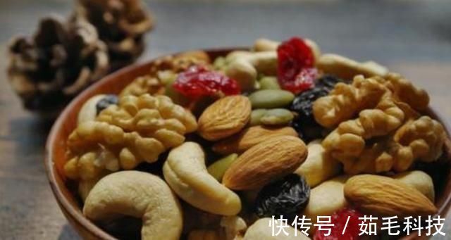 零食|9岁女孩呕吐不止,宝妈以为是肠胃炎,送医检查后医生来晚了