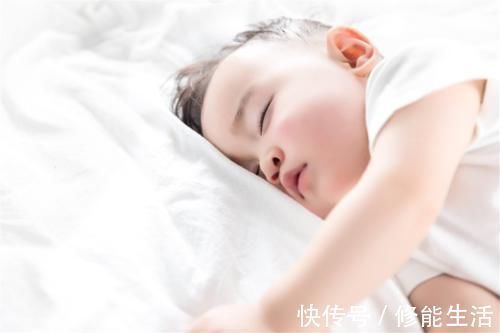 断奶|宝宝1岁半还在吃夜奶,断夜奶早了晚了都不好,这个时间更合适