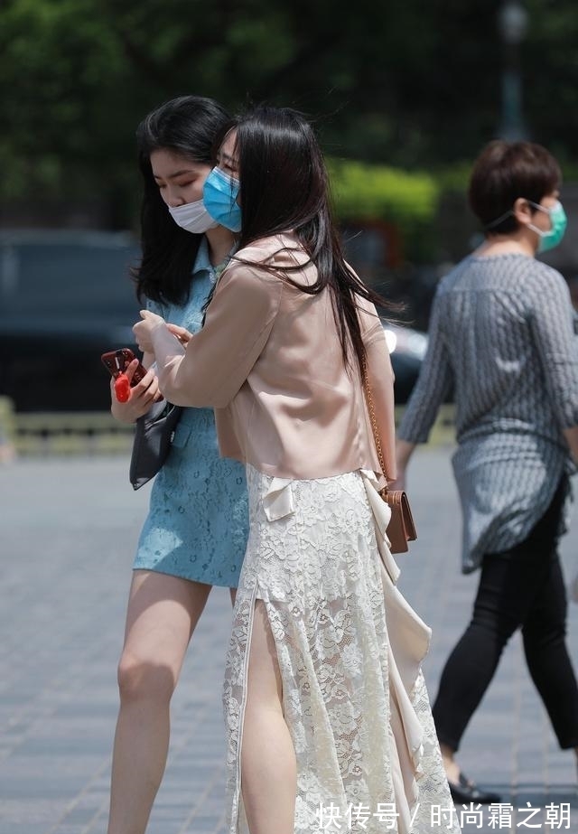 西装 西装+连衣裙,适合职业女性的气质搭配,干练利落又优雅