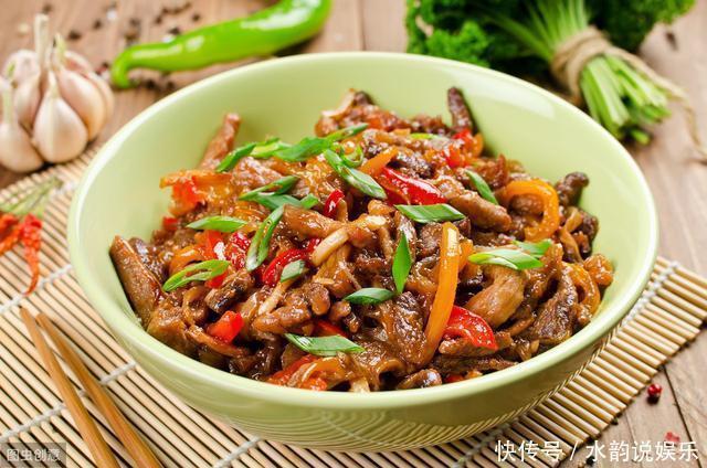 食物|炒肉时,什么时候放酱油做菜10年都不懂,难怪肉质不新鲜