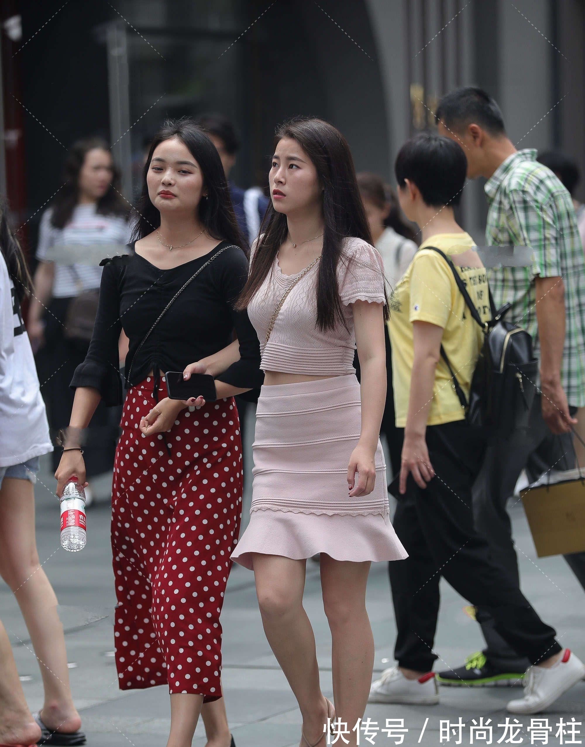 穿搭 套装裙穿搭省事又便捷,只要选对颜色和款式就OK!