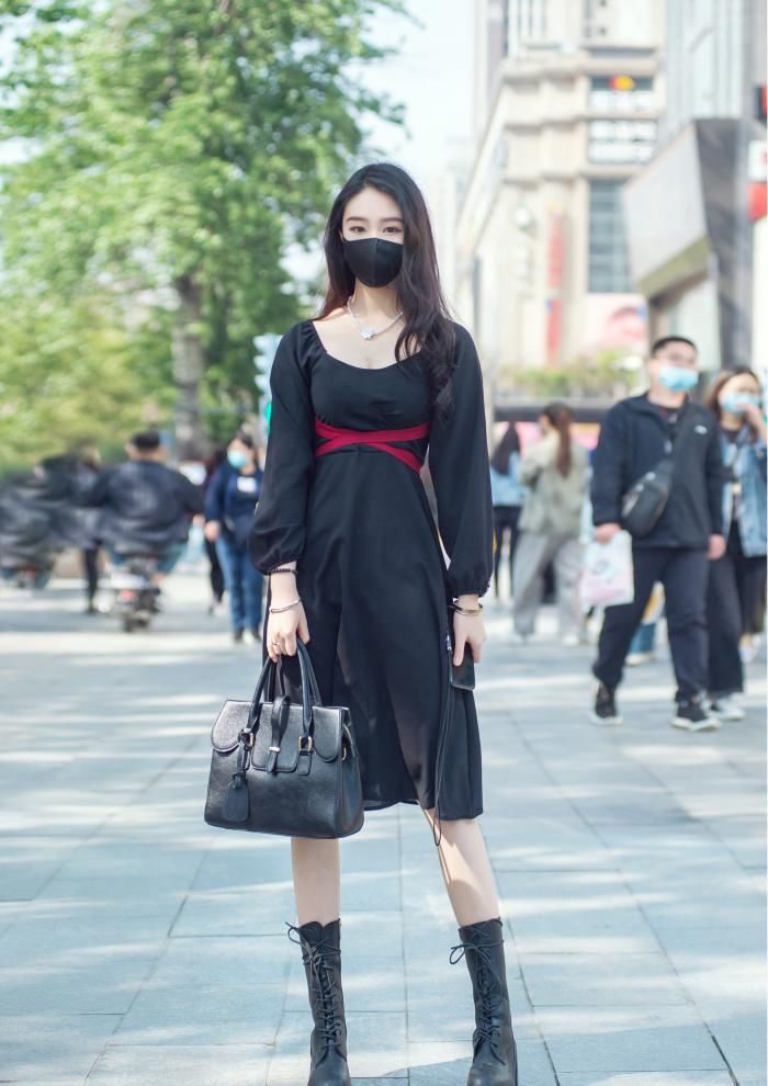 穿搭|美女街拍：被“口罩”封印的颜值