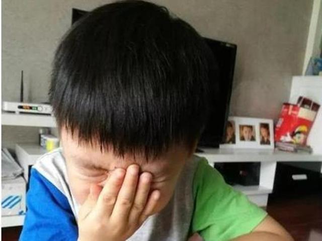 孩子|小学生“奇葩”作文走红,老师批注令人捧腹大笑,宝爸:太丢人了