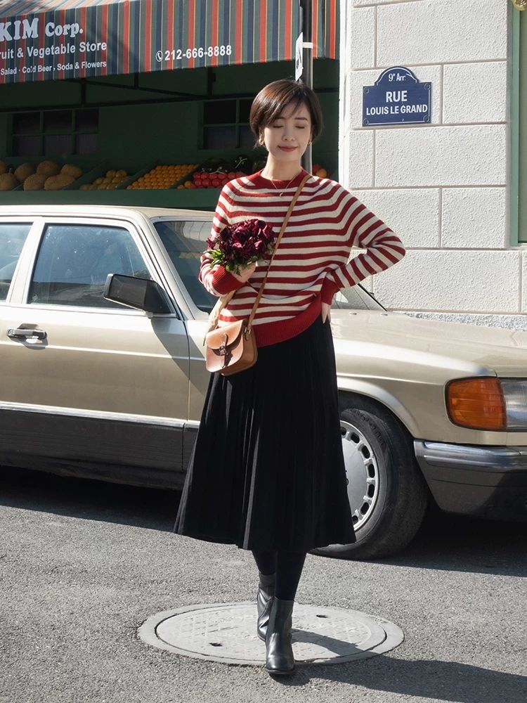 羽绒服|冬天想要穿出气质感,选对内搭很重要,这些单品日常简约又不挑人