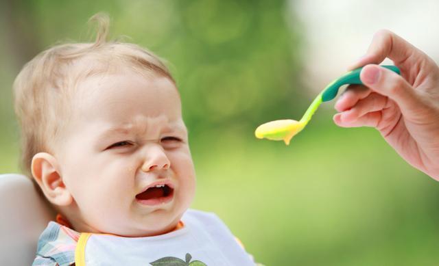 积食|几个饮食坏习惯是宝宝积食的“加速器”,出现这些信号说明很严重