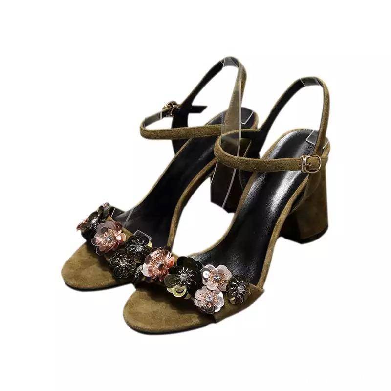 高贵的“花朵高跟鞋”,优雅迷人又气质,仙气十足!