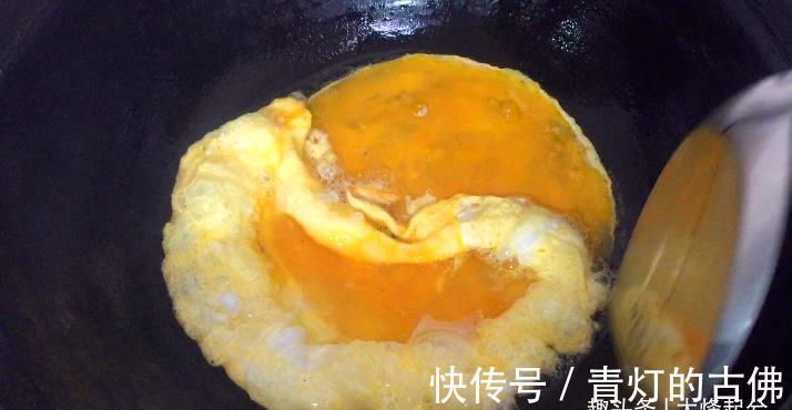 杏鲍菇|杏鲍菇炒鸡蛋,先炒鸡蛋还是杏鲍菇?教你一招,天天吃都不腻