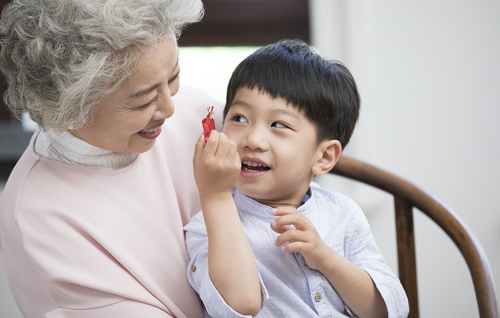 教育|四类老人是隔代教育典范，帮着带娃矛盾少，子女不操心孩子不遭罪