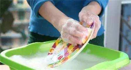 长期用洗洁精洗碗筷，真的对身体有危害别乱猜，看完就知道了