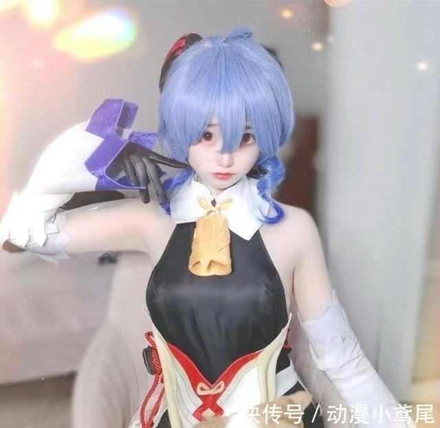 二次元|如果不是赚钱谁会对肥宅装可爱呢?coser果断点赞,网友破防了