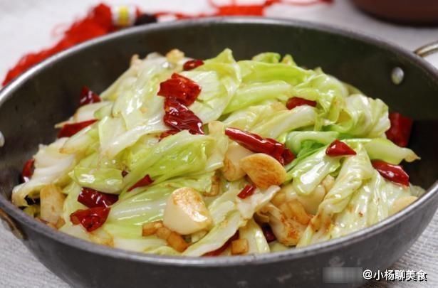 好吃|为什么饭店炒的包菜那么好吃？厨师长：炒之前，不能少了这1步
