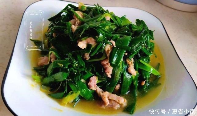 翠绿|这样做的蒜苗炒肉丝,蒜苗鲜嫩翠绿,肉丝嫩滑美味,因多加这两步