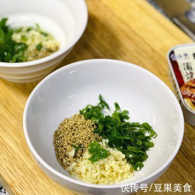 不重样早餐组合｜酸汤肥牛面+茶叶蛋+百香果柠檬水