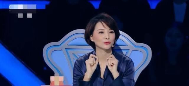 康辉的评论很尖锐,董卿教会了玩家如何表现