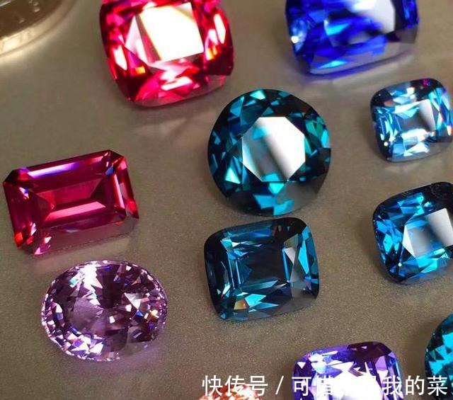 钒祖母绿 珠宝的种类繁多，这6种冷门又特别的宝石，你见过几种！