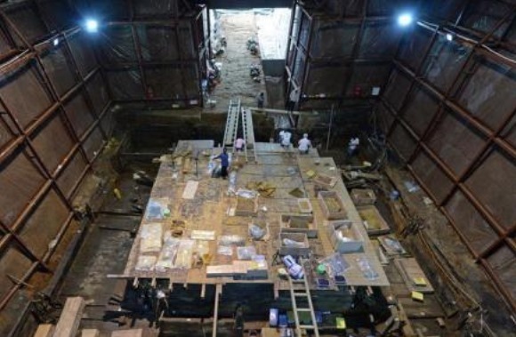 珍宝$千年古墓被光顾,盗墓贼少挖5厘米,却错失10吨珍宝