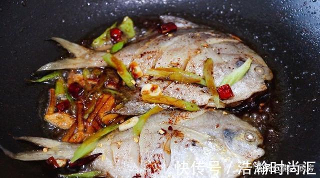 腥味|鲳鱼价格便宜，这样红烧着吃，滴上几滴醋，鱼肉鲜嫩，没有腥味