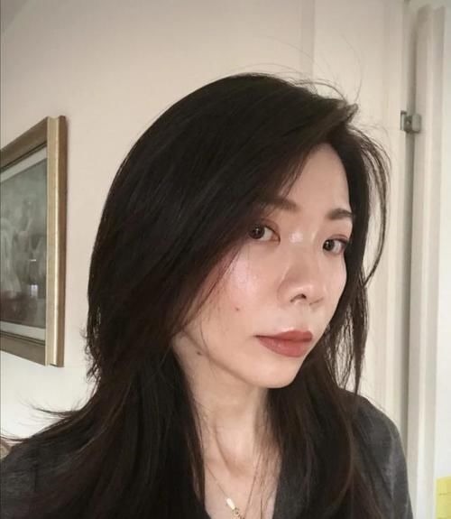 减龄 女人过了50岁,试试这几款干净利落的发型,时髦洋气又减龄