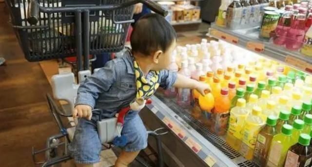 小林|孩子先喝饮料后付款,商家却要求10倍赔偿,妈妈的回答引众人称赞