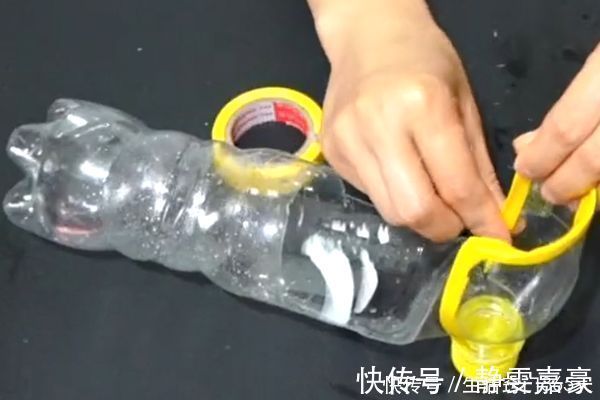 塑料瓶别再扔了，这样剪一刀，变废为宝！家家户户都用的到！