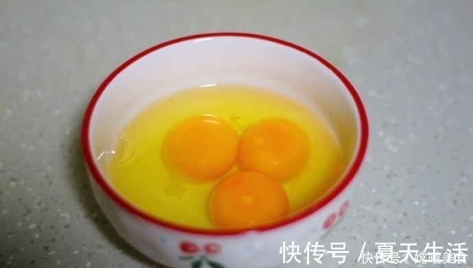 亚硝酸盐|两种食材简单炒一炒，5分钟做出春天独有的味道，错过就要等来年