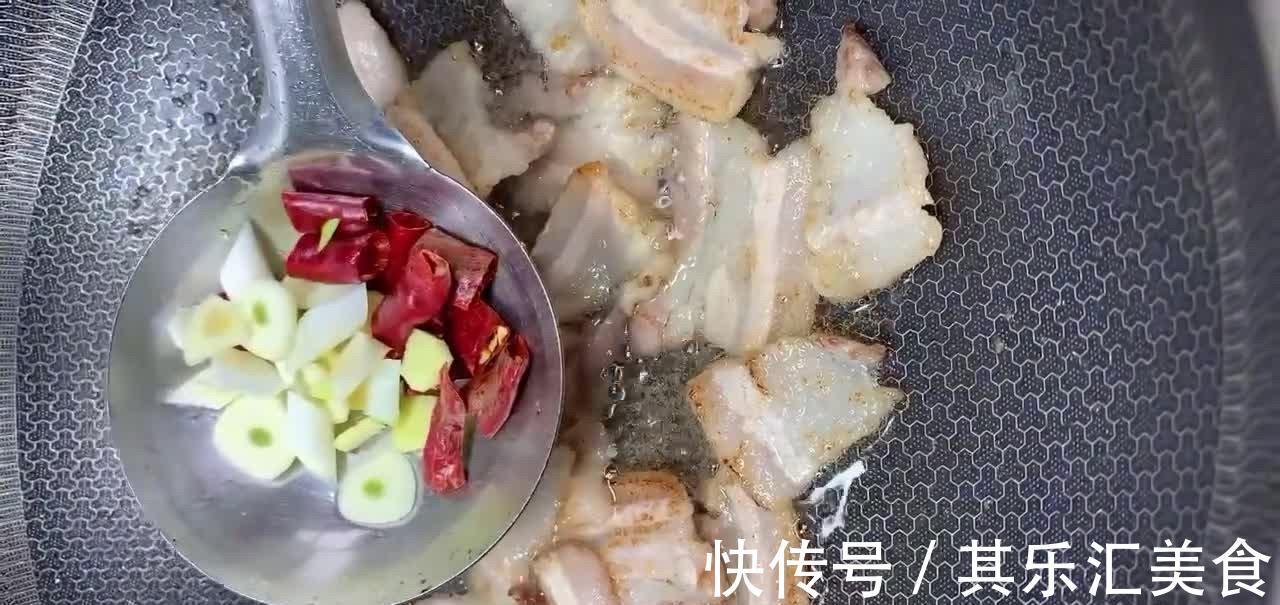 猪肉白菜炖粉条,汤鲜味美做法简单,搭配米饭百吃不厌