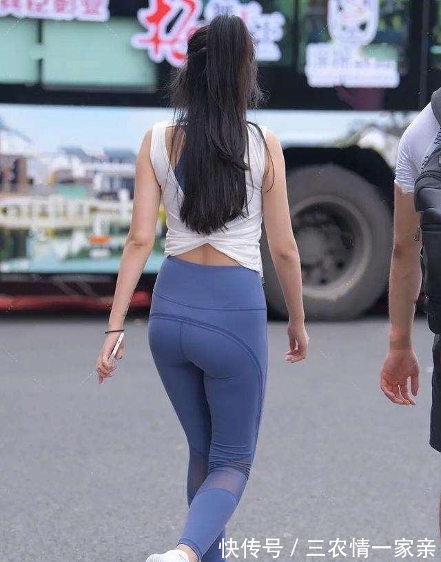 瑜伽裤 精致的印花瑜伽裤穿搭,装扮才能显得优雅精致,搭配得好!