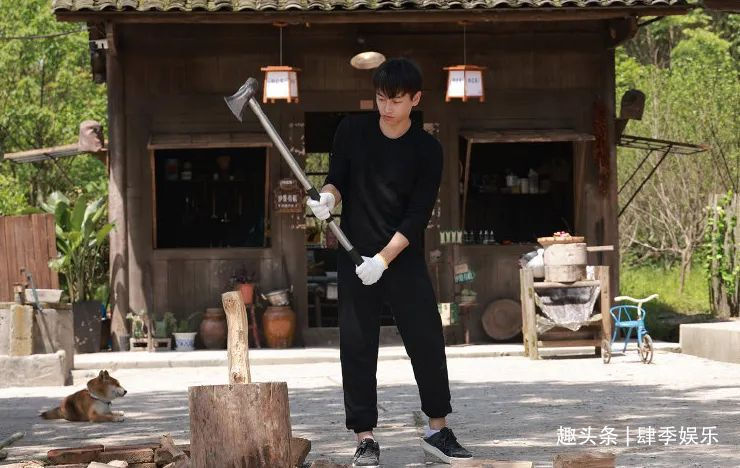 《向往的生活》一场闲聊,让观众吃了两个实锤恋情大瓜!