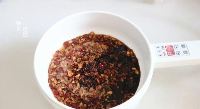 3个鸡蛋,一把红枣,做一款简单又好吃的枣糕,味道太正了